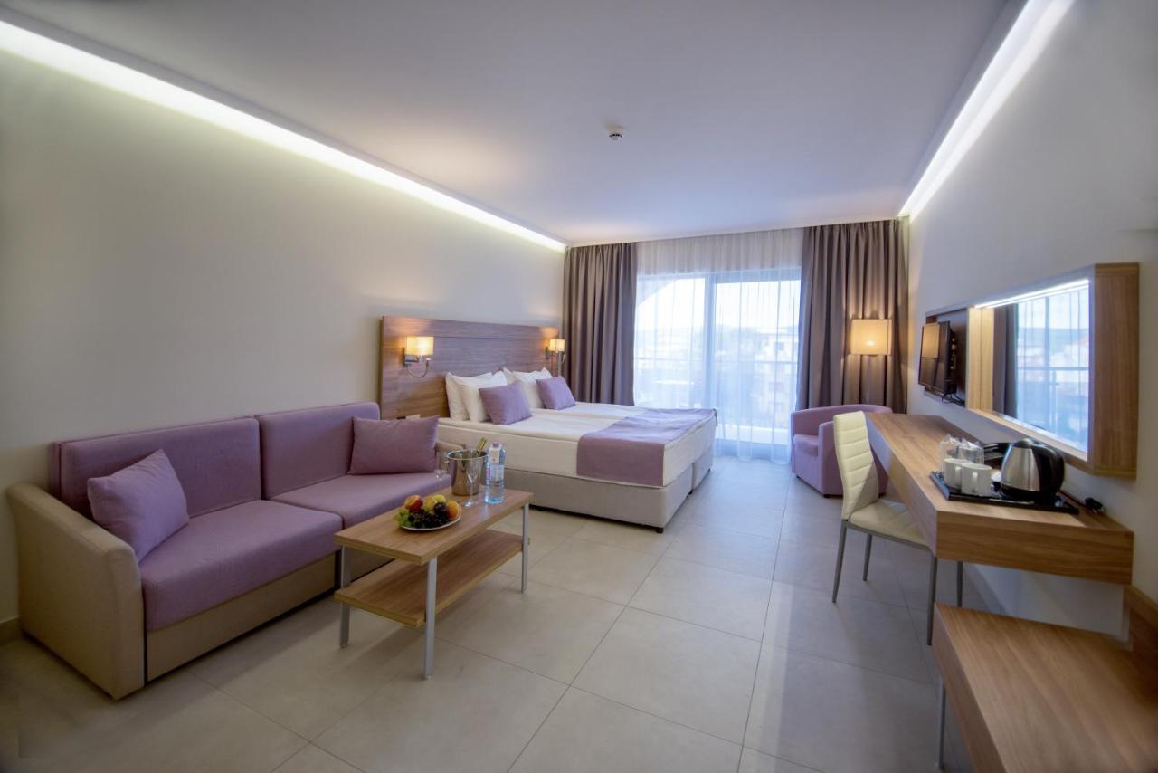 Belvedere Hotel Primorsko Luaran gambar