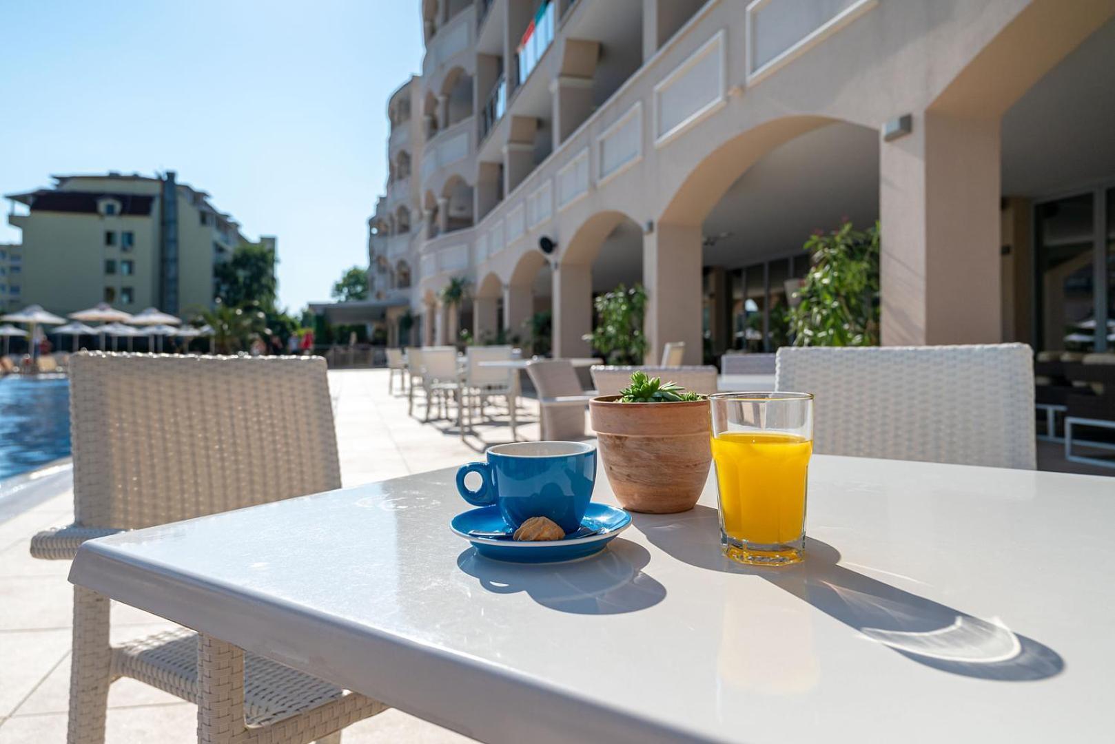 Belvedere Hotel Primorsko Luaran gambar