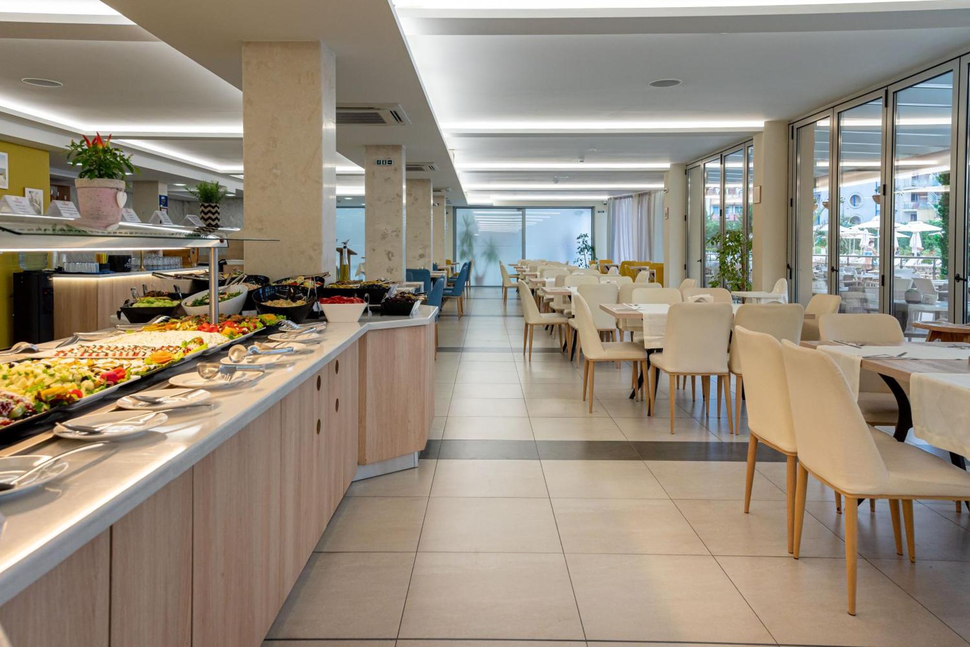 Belvedere Hotel Primorsko Luaran gambar