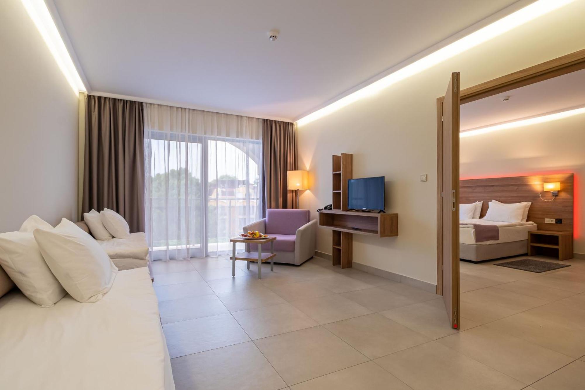 Belvedere Hotel Primorsko Luaran gambar