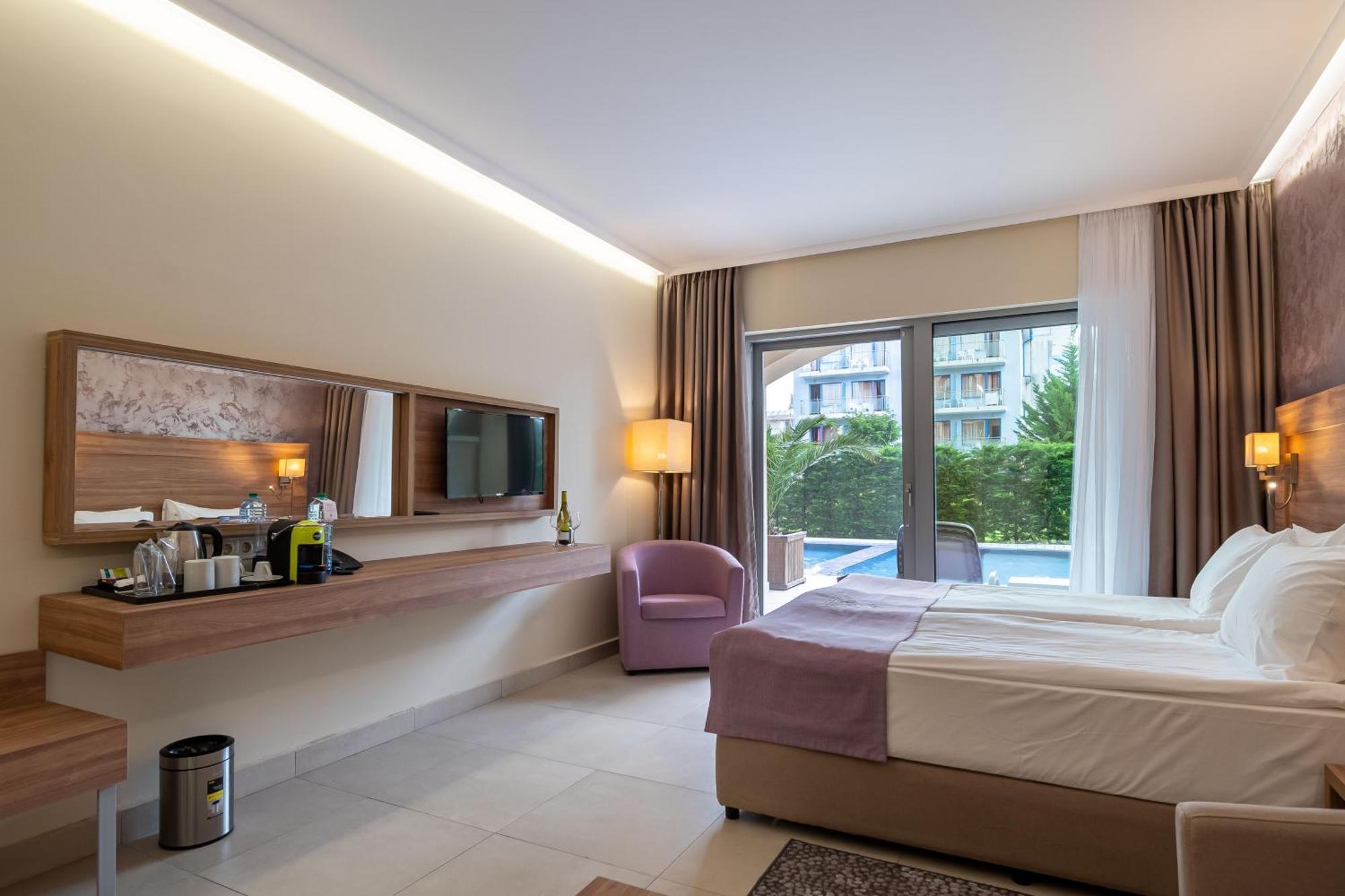 Belvedere Hotel Primorsko Luaran gambar